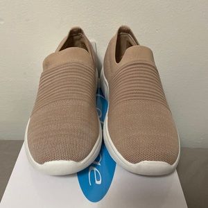 Aqua College waterproof shoes 8.5